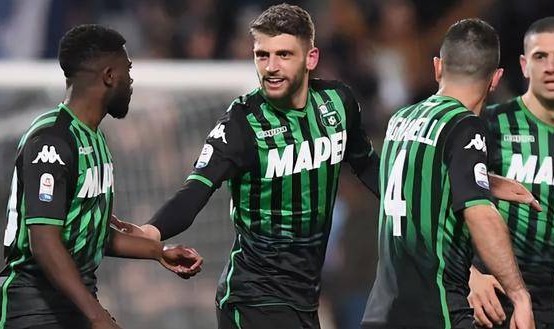  萨索洛进攻多点开花，四比一横扫陷入困境对手  