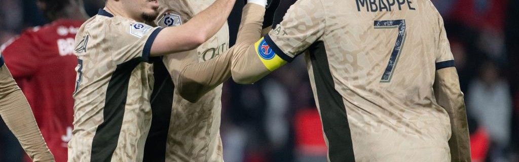  布雷斯特门将超神扑救零封巴黎  