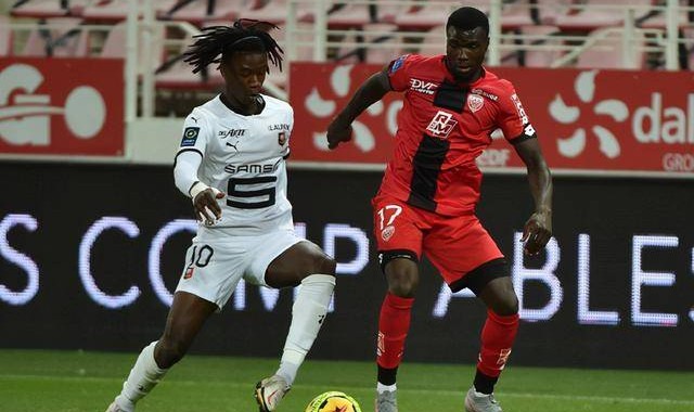  图卢兹主场十人应战，顽强逼平领头羊巴黎  