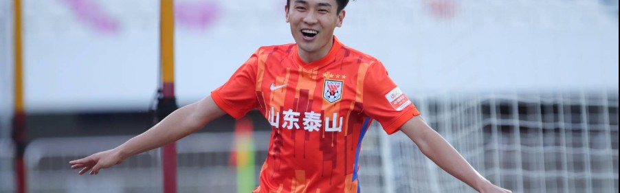  霍芬海姆边路快马突击，速度优势撕裂对手防线