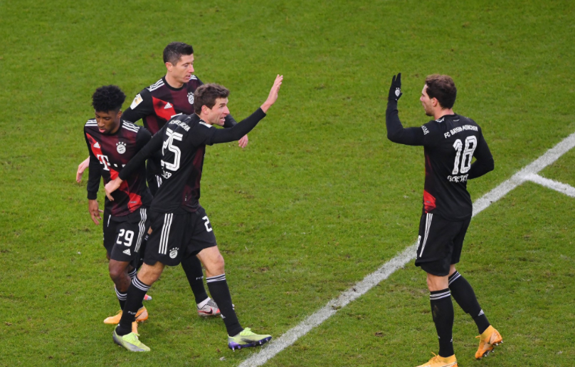  拜仁轮换阵容仍显底蕴轻松拿下保级球队