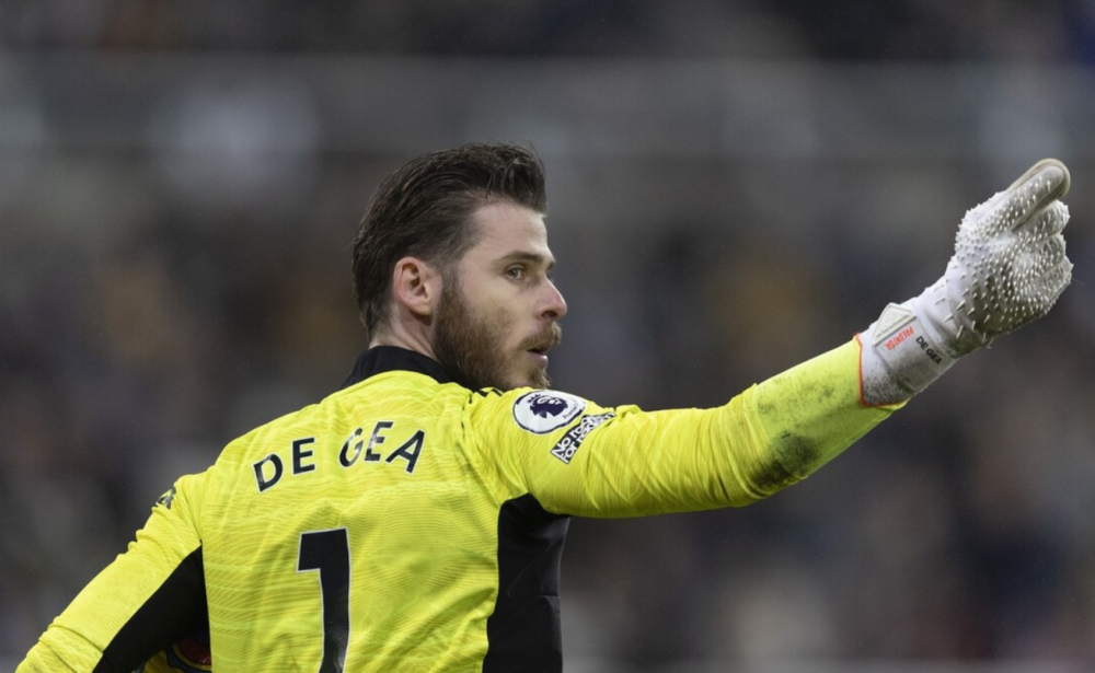  曼联防线屡现漏洞，惨遭纽卡斯尔三球大胜