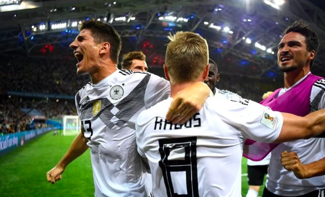  圣埃蒂安老将经验制胜，读秒绝杀点燃全场激情